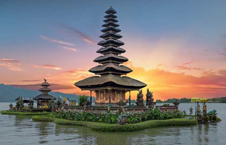 ../PackageImages/Romantic Bali/landing/Bali-Temple.jpg